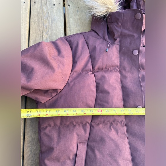 Woods Puffer Jacket Women’s XL in Huckleberry color w/ hood & Removable faux fur - Picture 9 of 16